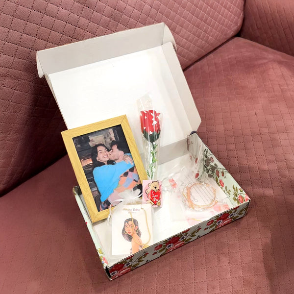 Photo Frame Hamper